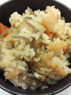 残った肉じゃがで炊き込みご飯-レシピのメイン写真