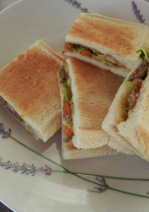 野菜炒めトースト★栄養力アップ★朝食にも-レシピのメイン写真
