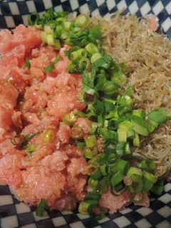 マグロとジャコのハーフ丼-レシピのメイン写真