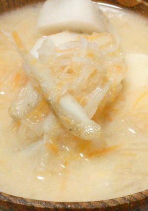 つき大根とニンジンの白味噌お汁-レシピのメイン写真