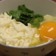 加賀丸いもとニラ新鮮たまごで生丼