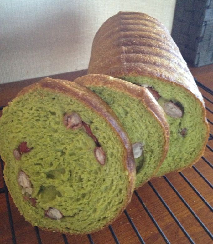 トヨ型で☆フワッモチ抹茶パン☆-レシピのメイン写真