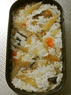 筑前煮リメイクで炊かない炊き込みごはん-レシピのメイン写真