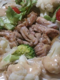 せせりと温野菜のごまドレサラダ-レシピのメイン写真