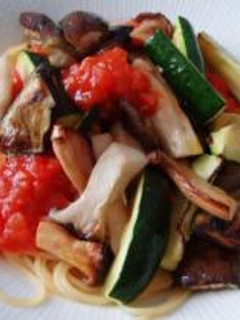 トマトソースのスパゲッティ 夏野菜のグリルのせ-レシピのメイン写真
