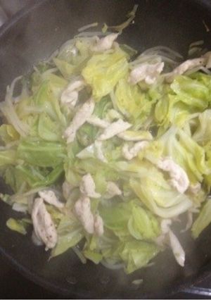 鶏胸肉とキャベツの蒸し料理-レシピのメイン写真