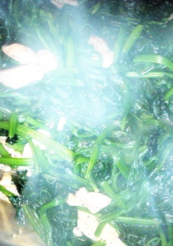 鶏とほうれん草の酒蒸し炒めw-レシピのメイン写真
