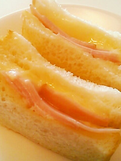 超簡単!!でも美味♡ハムマヨチーズサンド-レシピのメイン写真