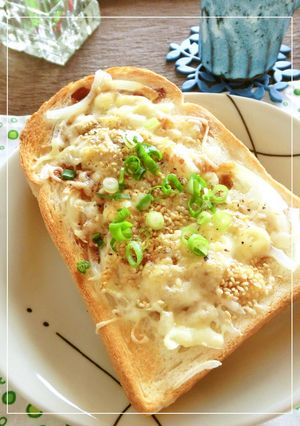 とんかつソース×玉葱×胡麻のトースト-レシピのメイン写真