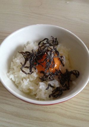 ゴマ油が決めて！卵かけご飯in塩こんぶ-レシピのメイン写真