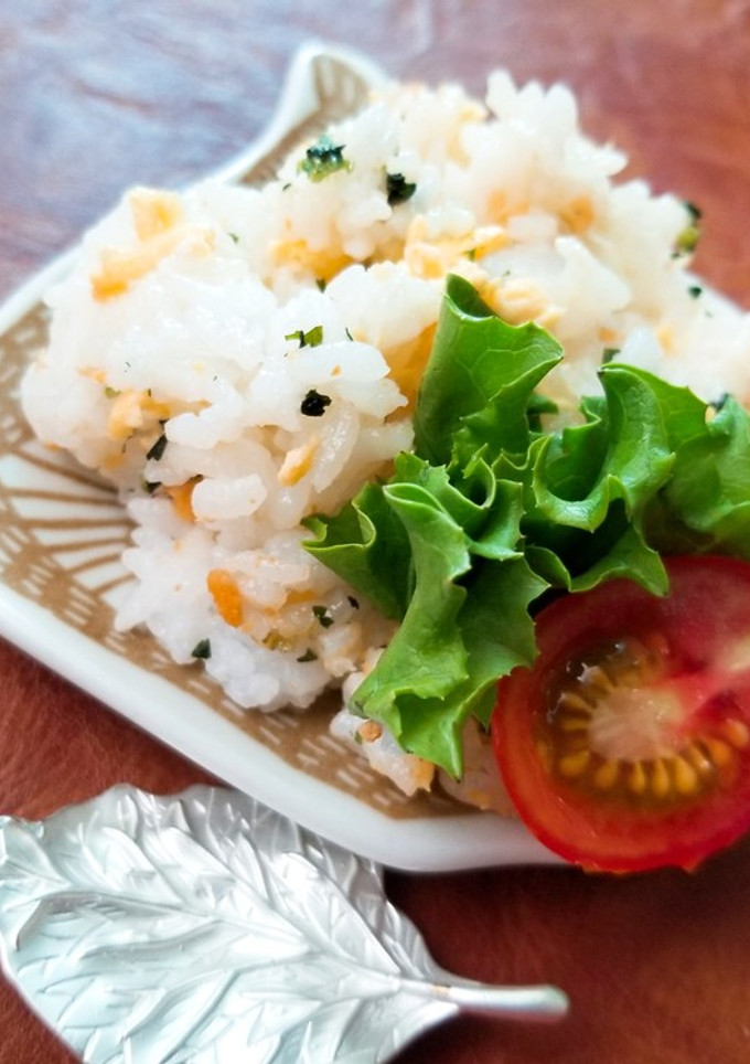 ワカメ鮭フレ卵のまぜご飯-レシピのメイン写真