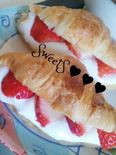 苺とホイップのクロワッサン♥-レシピのメイン写真