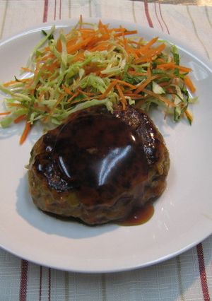 野菜がたっぷりポークハンバーグ-レシピのメイン写真