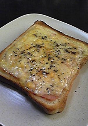 ピリ辛☆ベーコン＆チーズトースト-レシピのメイン写真