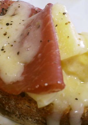 余ったクリームソースでタルティーヌ♪-レシピのメイン写真