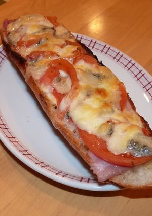 ブルーチーズと生ハムのトースト-レシピのメイン写真