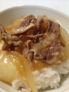 ハンゴーコンロとすき焼きのタレで簡単牛丼-レシピのメイン写真