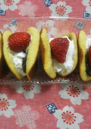 簡単　三笠焼き　イチゴクリームサンド-レシピのメイン写真