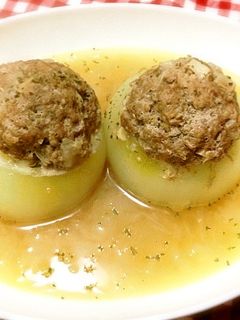 スープまで美味しい!丸ごと玉ねぎの肉詰め-レシピのメイン写真