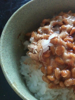 ずぼら飯。【おかか&納豆飯】-レシピのメイン写真