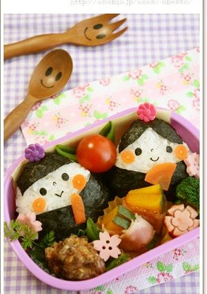 ひな祭りキャラ弁＊三角おむすびdeお雛様-レシピのメイン写真