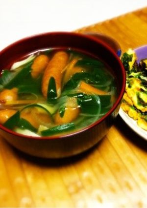 味覇だけ♪ウインナーとニラのスープ-レシピのメイン写真