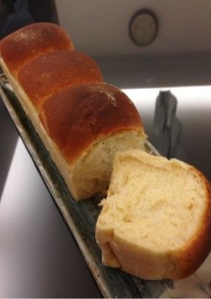 カスタード入り食パン-レシピのメイン写真