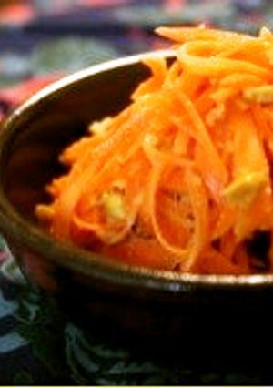 人参がモリモリ食べられるナッツのサラダ☆-レシピのメイン写真