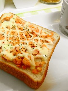 *朝食・ランチに*鮭フレークトースト*-レシピのメイン写真