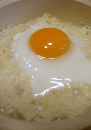 鶏がらスープ＋豆乳炊き込みごはん　卵のせ-レシピのメイン写真