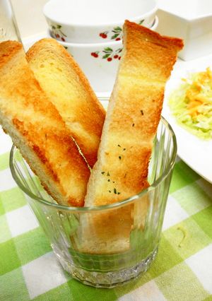 ＊食パンで＊ガーリックトースト＊-レシピのメイン写真