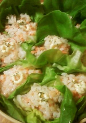 鮭フレークの混ぜご飯のサラダ菜巻き-レシピのメイン写真