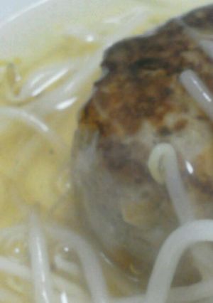 うどんで量増し!ハンバーグもやしあんかけ-レシピのメイン写真
