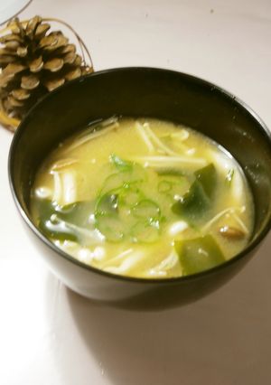 速攻完成！わかめときのこのお味噌汁-レシピのメイン写真