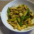 ブナピーとアスパラのカレー炒め♪