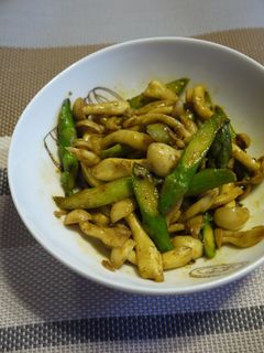 ブナピーとアスパラのカレー炒め♪-レシピのメイン写真