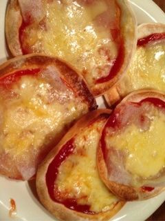 餃子の皮でプチピザ-レシピのメイン写真