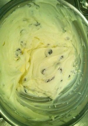 簡単!クリームチーズとレーズンのクリーム-レシピのメイン写真