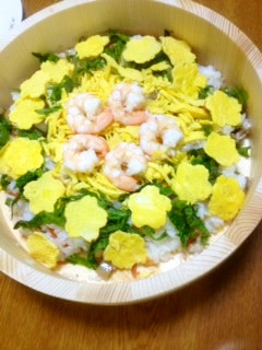 薄焼き玉子でお花のちらし寿司-レシピのメイン写真