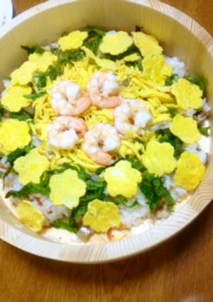 薄焼き玉子でお花のちらし寿司-レシピのメイン写真