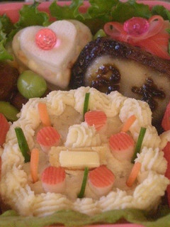 お誕生日にケーキのキャラ弁☆-レシピのメイン写真