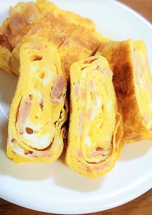 チビ大好き！ハムとチーズの卵焼き☆-レシピのメイン写真