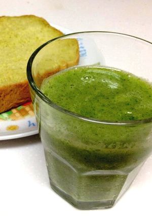 飲み易い！ゆーまい菜(油麦菜)スムージー-レシピのメイン写真
