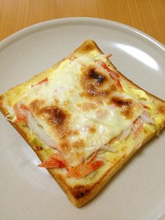 わさびが隠し味のカニカマチーズパン☆-レシピのメイン写真