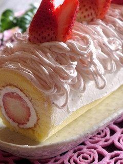 雛ケーキ☆苺モンブランのロールケーキ-レシピのメイン写真