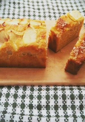 りんごとコーンミールのケーキ-レシピのメイン写真