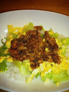 ランチに最適★さば缶詰でレタス卵マヨ丼-レシピのメイン写真