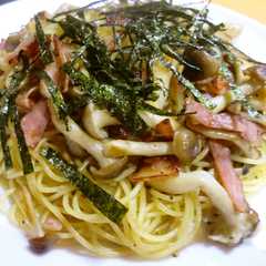 รูปของ 一人飯♪和風きのこパスタ