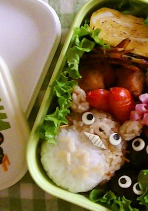 丸い型抜きで簡単トトロnoキャラ弁当-レシピのメイン写真
