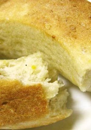 フライパンとケーキ型で伸び伸びパン-レシピのメイン写真